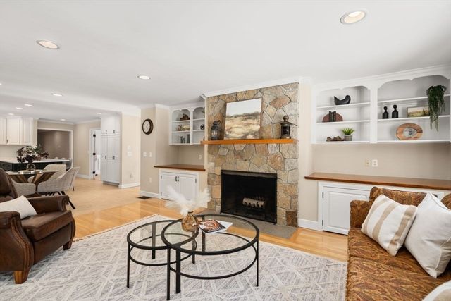 11 Wyncrest Circle, Andover, MA 01810