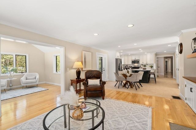 11 Wyncrest Circle, Andover, MA 01810