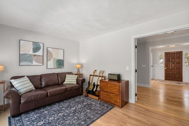 11 Wyncrest Circle, Andover, MA 01810