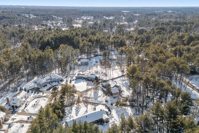 11 Wyncrest Circle, Andover, MA 01810