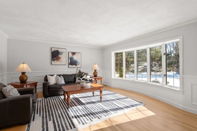 11 Wyncrest Circle, Andover, MA 01810