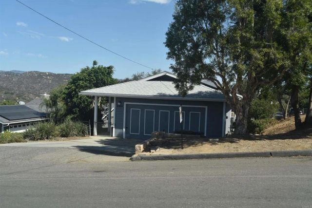 604 Porter Street, Fallbrook, CA 92028