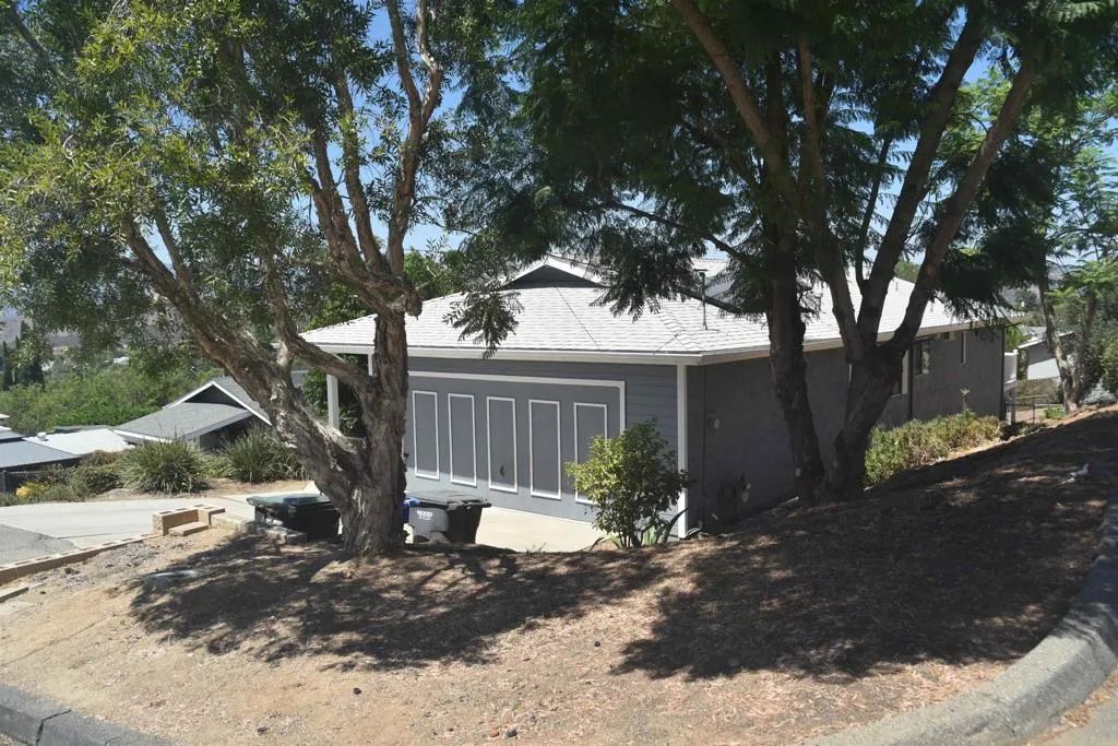 604 Porter Street, Fallbrook, CA 92028