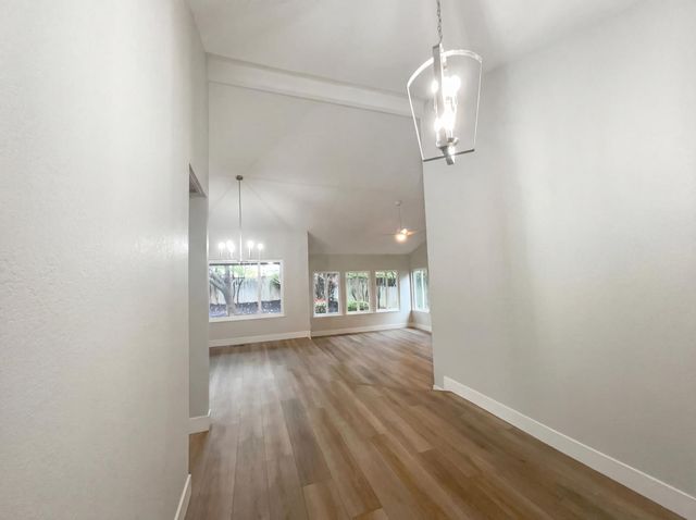 1005 Cottonwood Dr, Roseville, CA 95661