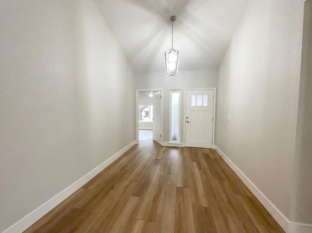 1005 Cottonwood Dr, Roseville, CA 95661