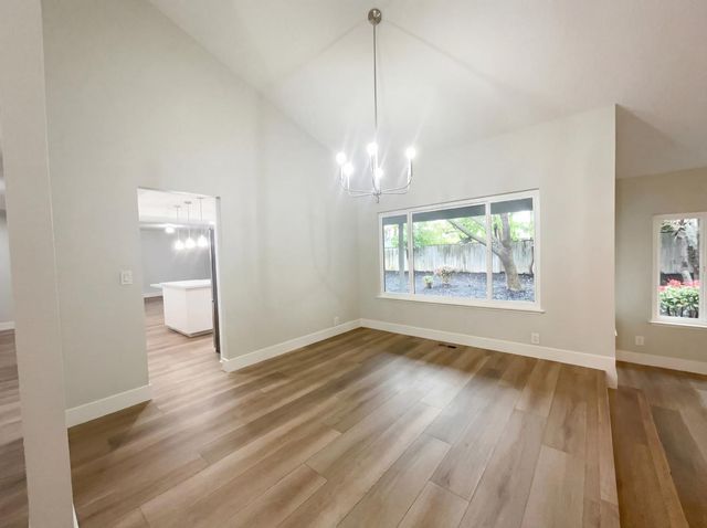 1005 Cottonwood Dr, Roseville, CA 95661