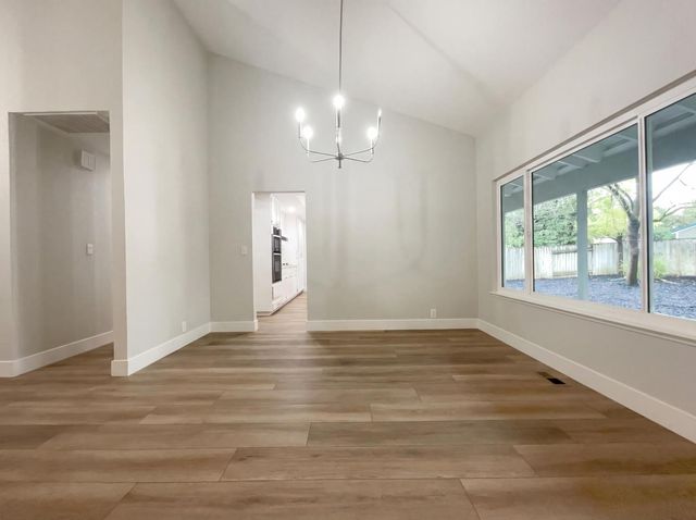 1005 Cottonwood Dr, Roseville, CA 95661