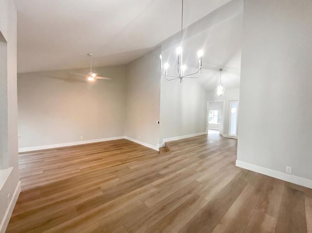 1005 Cottonwood Dr, Roseville, CA 95661