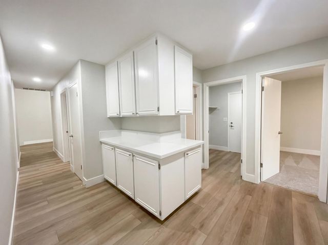 1005 Cottonwood Dr, Roseville, CA 95661