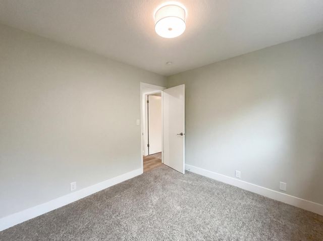 1005 Cottonwood Dr, Roseville, CA 95661