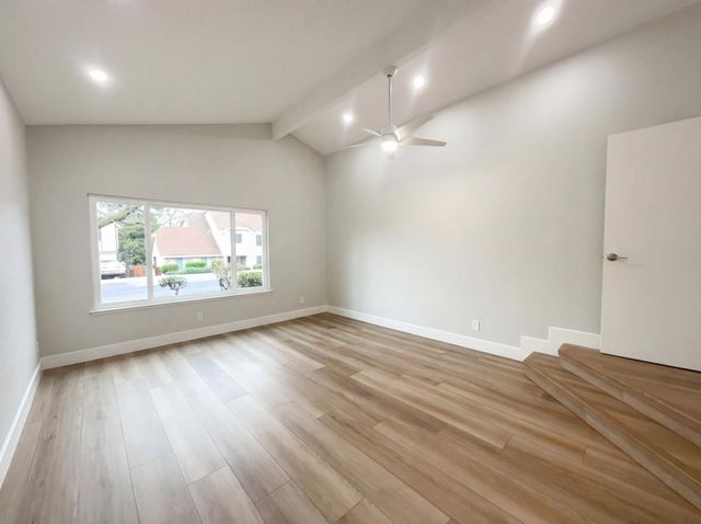 1005 Cottonwood Dr, Roseville, CA 95661