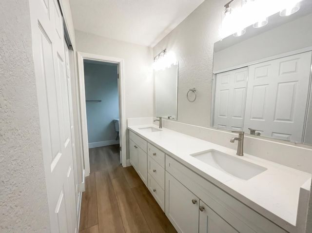 1005 Cottonwood Dr, Roseville, CA 95661