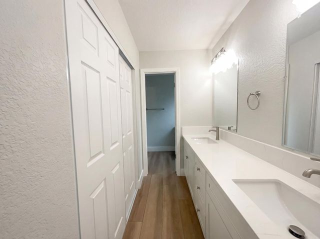 1005 Cottonwood Dr, Roseville, CA 95661