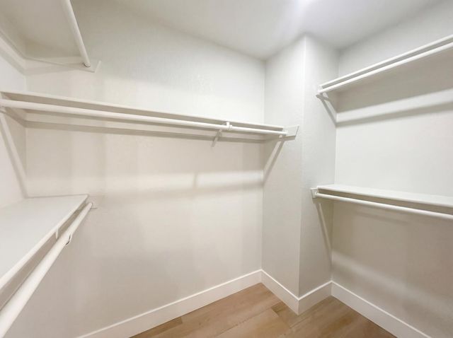 1005 Cottonwood Dr, Roseville, CA 95661