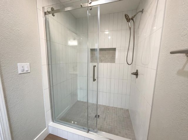 1005 Cottonwood Dr, Roseville, CA 95661