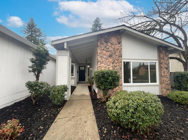 1005 Cottonwood Dr, Roseville, CA 95661