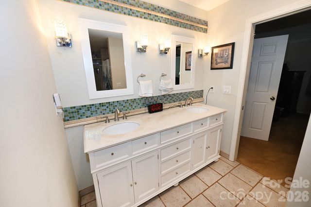 3021 Cedar Crest Drive, Lenoir, NC 28645