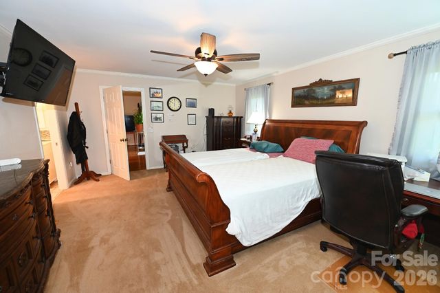 3021 Cedar Crest Drive, Lenoir, NC 28645