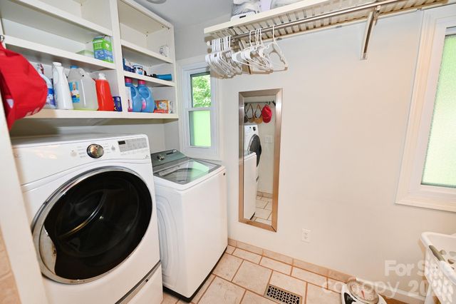 3021 Cedar Crest Drive, Lenoir, NC 28645