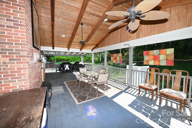 3021 Cedar Crest Drive, Lenoir, NC 28645