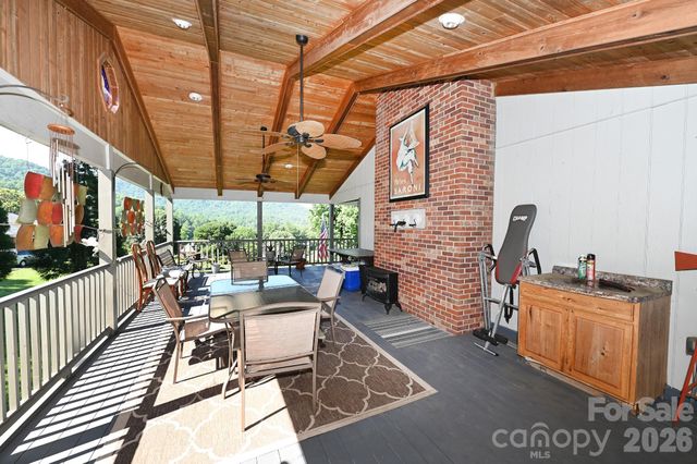 3021 Cedar Crest Drive, Lenoir, NC 28645