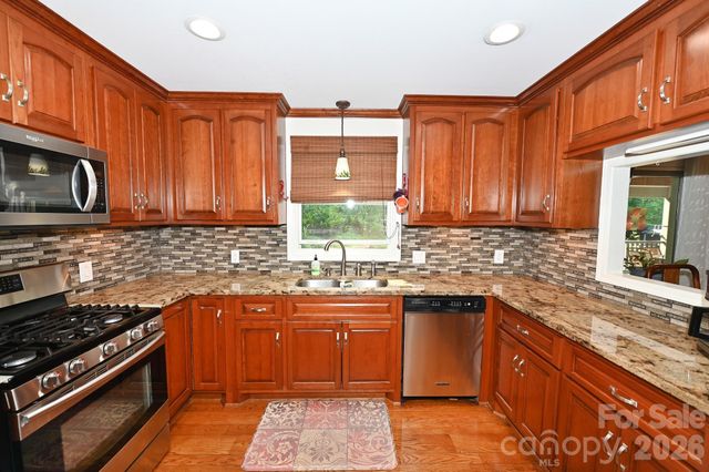 3021 Cedar Crest Drive, Lenoir, NC 28645
