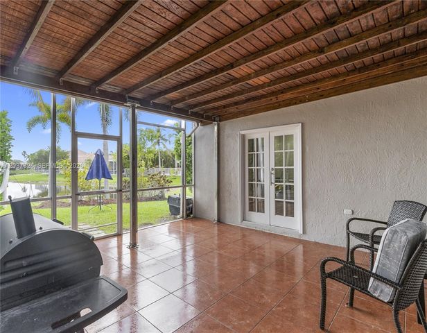 649 Willow Bend Road, Weston, FL 33327