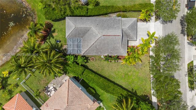 649 Willow Bend Road, Weston, FL 33327