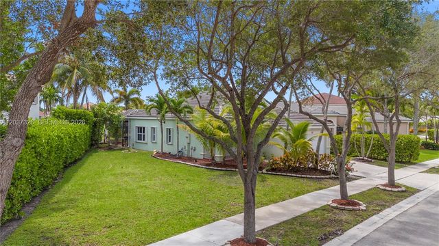 649 Willow Bend Road, Weston, FL 33327