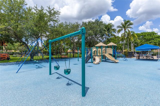 649 Willow Bend Road, Weston, FL 33327