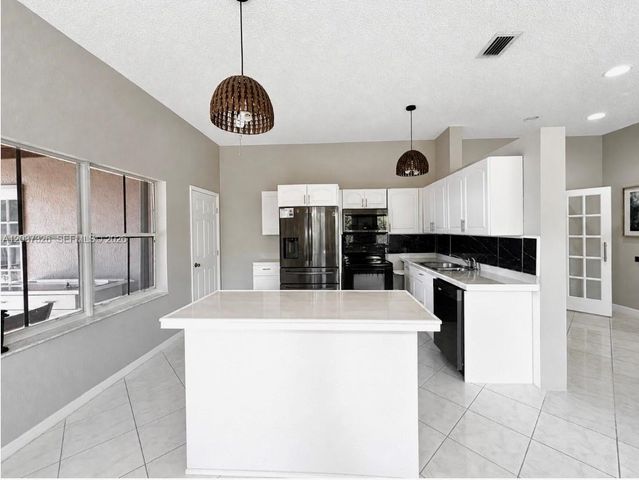 649 Willow Bend Road, Weston, FL 33327