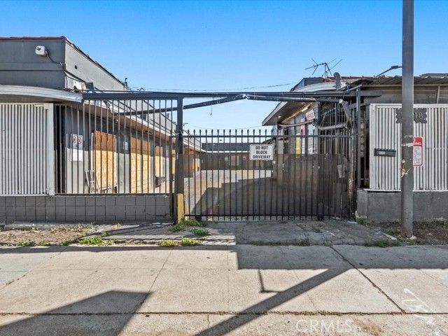 10918 S Figueroa, Los Angeles, CA 90061