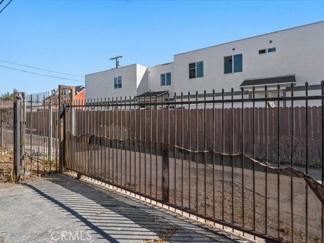 10918 S Figueroa, Los Angeles, CA 90061