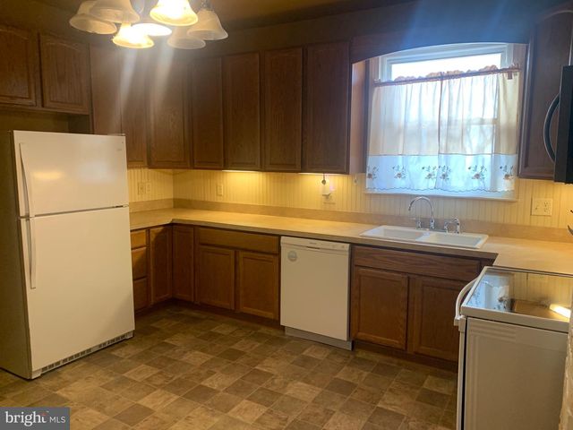 1130 SCOTLAND AVE, Chambersburg, PA 17201