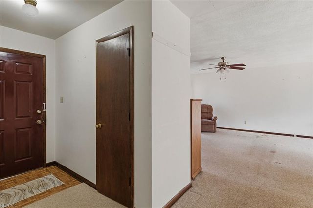 2038 Kathleen PL, Hayes, VA 23072