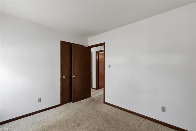 2038 Kathleen PL, Hayes, VA 23072