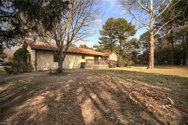 2038 Kathleen PL, Hayes, VA 23072