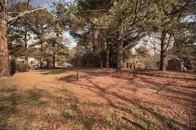 2038 Kathleen PL, Hayes, VA 23072