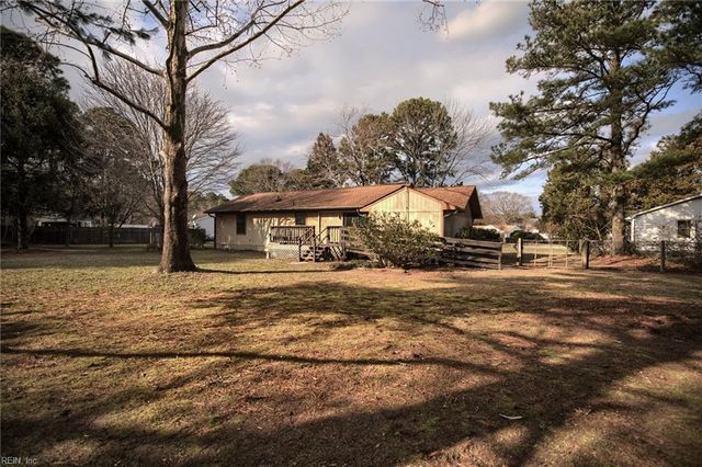 2038 Kathleen PL, Hayes, VA 23072