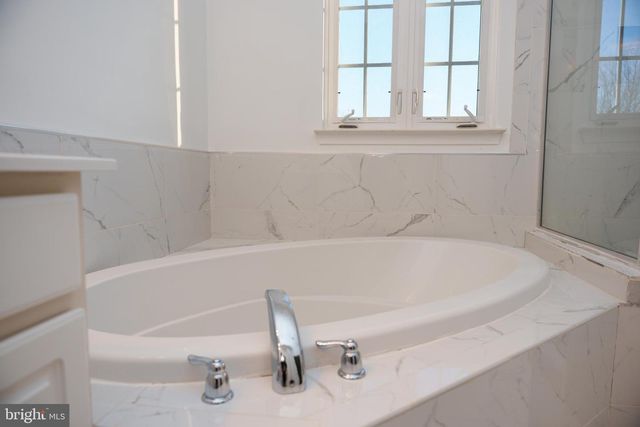 30 HUNTING CREEK LN, Stafford, VA 22556