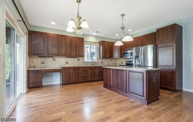 24 Stafford Ln, White Twp., NJ 07823