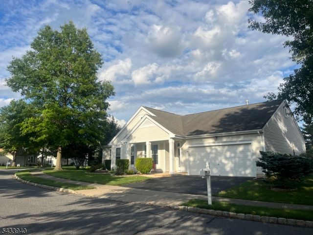 24 Stafford Ln, White Twp., NJ 07823