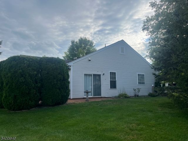 24 Stafford Ln, White Twp., NJ 07823