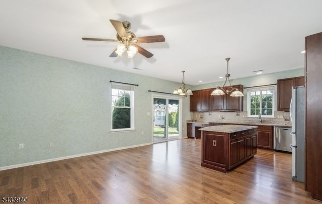 24 Stafford Ln, White Twp., NJ 07823