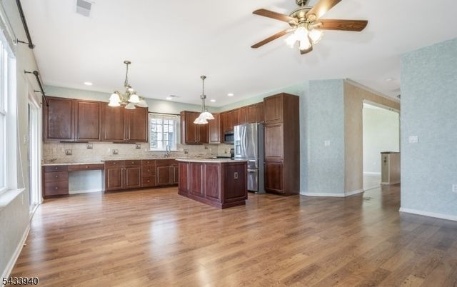 24 Stafford Ln, White Twp., NJ 07823