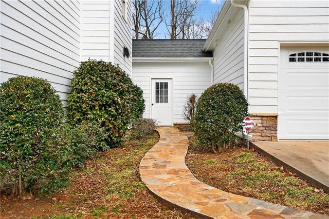 6385 Burruss Mill Road, Cumming, GA 30041