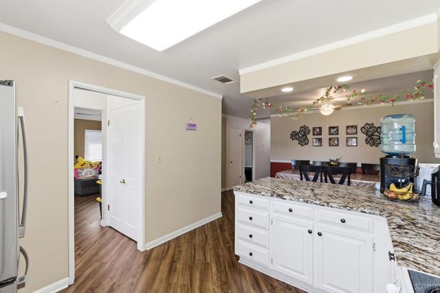 2116 N Woodridge Way, Hanford, CA 93230