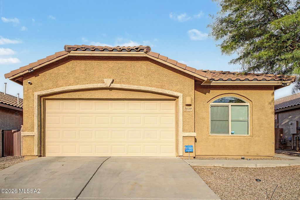 7439 S Salt Water Drive, Tucson, AZ 85757