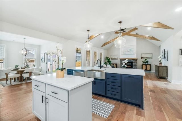 100 Jenna Lane, Gravette, AR 72764