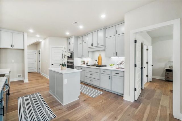 100 Jenna Lane, Gravette, AR 72764